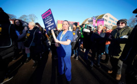 Marea Britanie intenționează să restrîngă drepturile la grevă ale medicilor