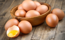 Un lot de ouă cu salmonella a ajuns pe rafturile moldovenești