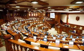 Парламент собирается на заседание В повестке дня продление режима ЧП