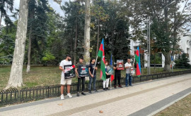 Diaspora azeră din Republica Moldova a organizat un pichet pașnic în fața sediului ONU 