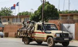 Франция выводит свои войска из Нигера 