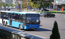 O nouă rută de autobuz curculă de azi spre două suburbii ale capitalei