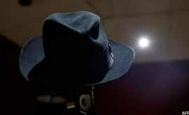 Pălăria lui Michael Jackson vîndută la licitație contra unei sume fabuloase