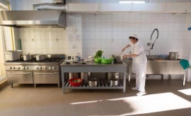 Нехватка поваров в столичных детсадах Низкая заработная плата не привлекает новых сотрудников