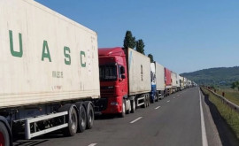 Cozi uriașe de camioane la ieșirea din țară