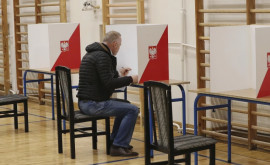 В Польше проходят парламентские выборы и референдум