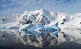 Sub gheața Antarcticii a fost descoperit un continent antic