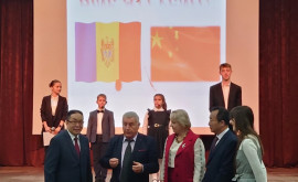 Ambasadorul Chinei în Moldova a vizitat Liceul Teoretic cu Profl de Arte Mihai Berezovschi
