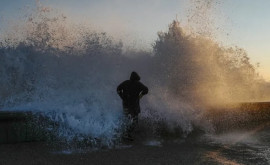 Furtuna Ciaran face ravagii în Italia Sunt 5 morţi în urma inundaţiilor catastrofale din Toscana