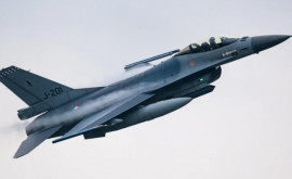 Primele F16 olandeze au ajuns în România Aeronavele vor fi folosite pentru antrenarea piloților ucraineni 