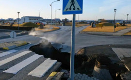Кадры из исландского городапризрака которому угрожают возможные извержения вулканов земля начала трескаться