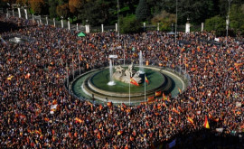 Spania 170000 de oameni au ieşit în stradă la Madrid pentru a denunţa legea privind amnistia separatiştilor catalani