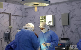 Neurochirurgii din cadrul SC Bălți au exras din coloana vertebrală a unui bărbat un vîrf de cuțit