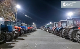 Фермеры приостановили акцию протеста но тракторы оставили на ПВНС