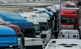 Transportatorii polonezi vor să intensifice protestele la granița cu Ucraina