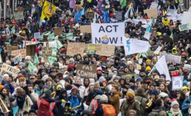 Тысячи людей в Брюсселе вышли на акцию в защиту климата