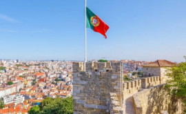Правительство Португалии ушло в отставку изза коррупционного скандала 