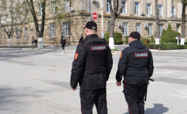 Tînăr aflat în căutare pentru furt reținut de carabinieri în capitală