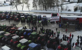 Fermierii polonezi vor întrerupe protestul de la punctul de control cu Ucraina