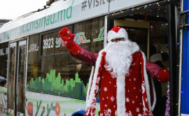 Узнайте город вместе с Дедом Морозом на Туристическом троллейбусе 