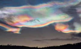 Nori curcubeu foarte rari au fost observați pe cerul Arcticii