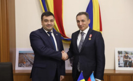 Ambasadorul Gudsi Osmanov decorat la final de mandat