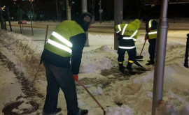 Работникам участвовавшим в уборке улиц от снега могут выплатить надбавку к зарплате