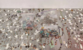 O cantitate impunătoare de bijuterii găsită în bagajul unui străin