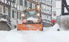 Haosul provocat de ninsori a cuprins Europa