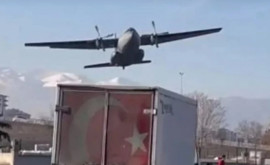 Военный самолет совершил аварийную посадку пролетев над домами