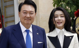 Южная Корея Разгорается скандал изза сумки Dior подаренной первой леди страны
