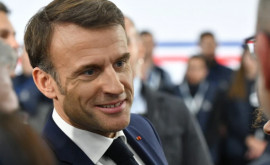 Macron dă undă verde unei controversate reforme a migrației