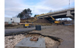 Reparaţia podului pe drumul ce leagă două puncte de frontieră cu Ucraina este aproape de finalizare