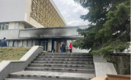 Persoana care ar fi incendiat sediul NATO din Chișinău reținută