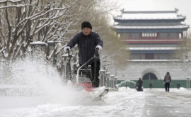 В Пекине изза снегопада закрыты многие автомагистрали 