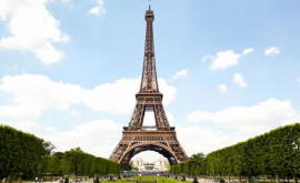 Greva de șase zile de la Turnul Eiffel a provocat pierderi de milioane