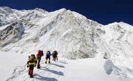 Noi reguli în Nepalce vor trebui să aibă toți alpiniştii care urcă pe Everest