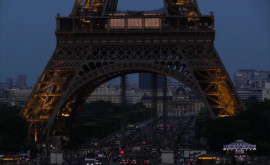 В Париже на несколько часов исчез уличный свет