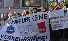 În Germania angajații din transportul public au intrat în grevă