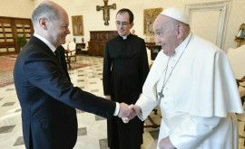 Olaf Scholz a fost primit la Vatican de Papa Francisc