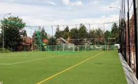 A fost amenajat terenul de sport Liceul Teoretic Petru Zadnipru din Capitală