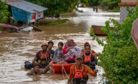 15 morți în Indonezia unde ploile au provocat inundații și alunecări de teren