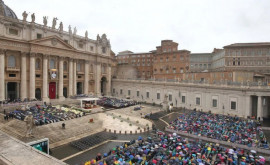 Angajații de la Vatican cer condiții mai bune de muncă 