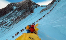 Альпинисты и Эверест Установлен новый рекорд