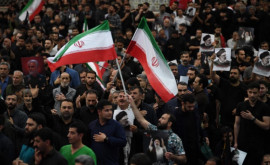 Zeci de mii de oameni au venit la Teheran pentru funeraliile președintelui iranian