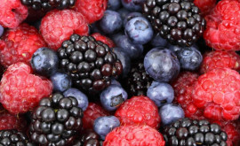 Космические цены на малину и ягоды в столице сколько стоит килограмм