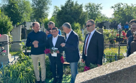 Ceban împreună cu legendarul sportiv Armen Nazaryan au depus flori la mormîntul lui Ivan Zaikin