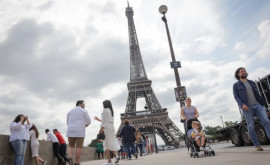 Туристам желающим подняться на Эйфелеву башню придется платить больше из своего кармана 