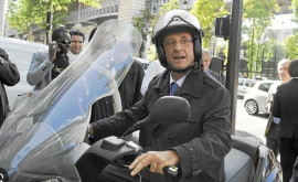 Celebrul scuter al unui fost președinte francez vîndut la licitație