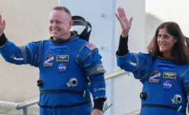 Primul echipaj uman transportat de noua capsulă spaţială a Boeing Starliner întîmpinat la bordul ISS
